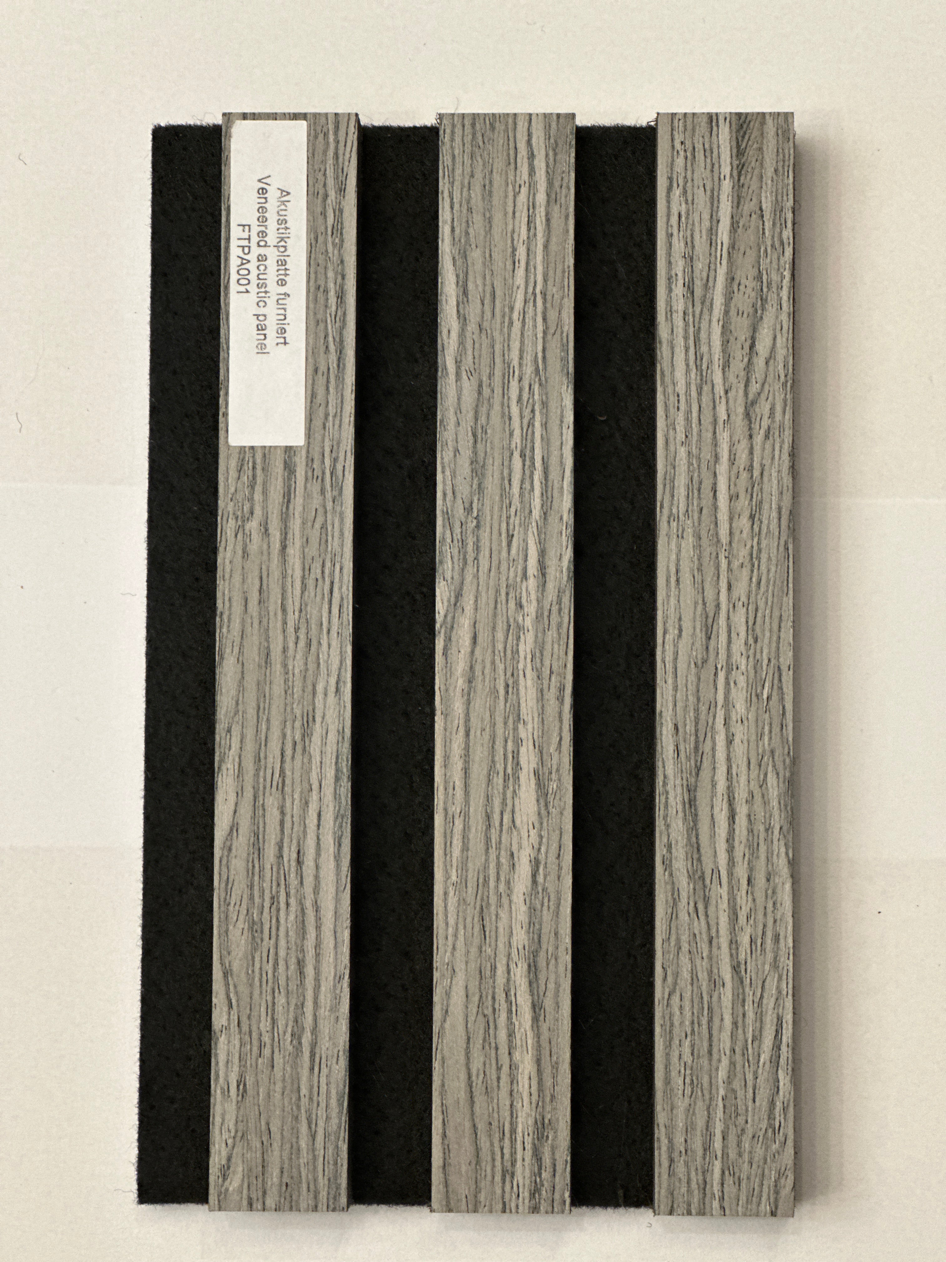 Akustikpaneele 267x57cm, Eiche hellgrau auf schwarzen Filz