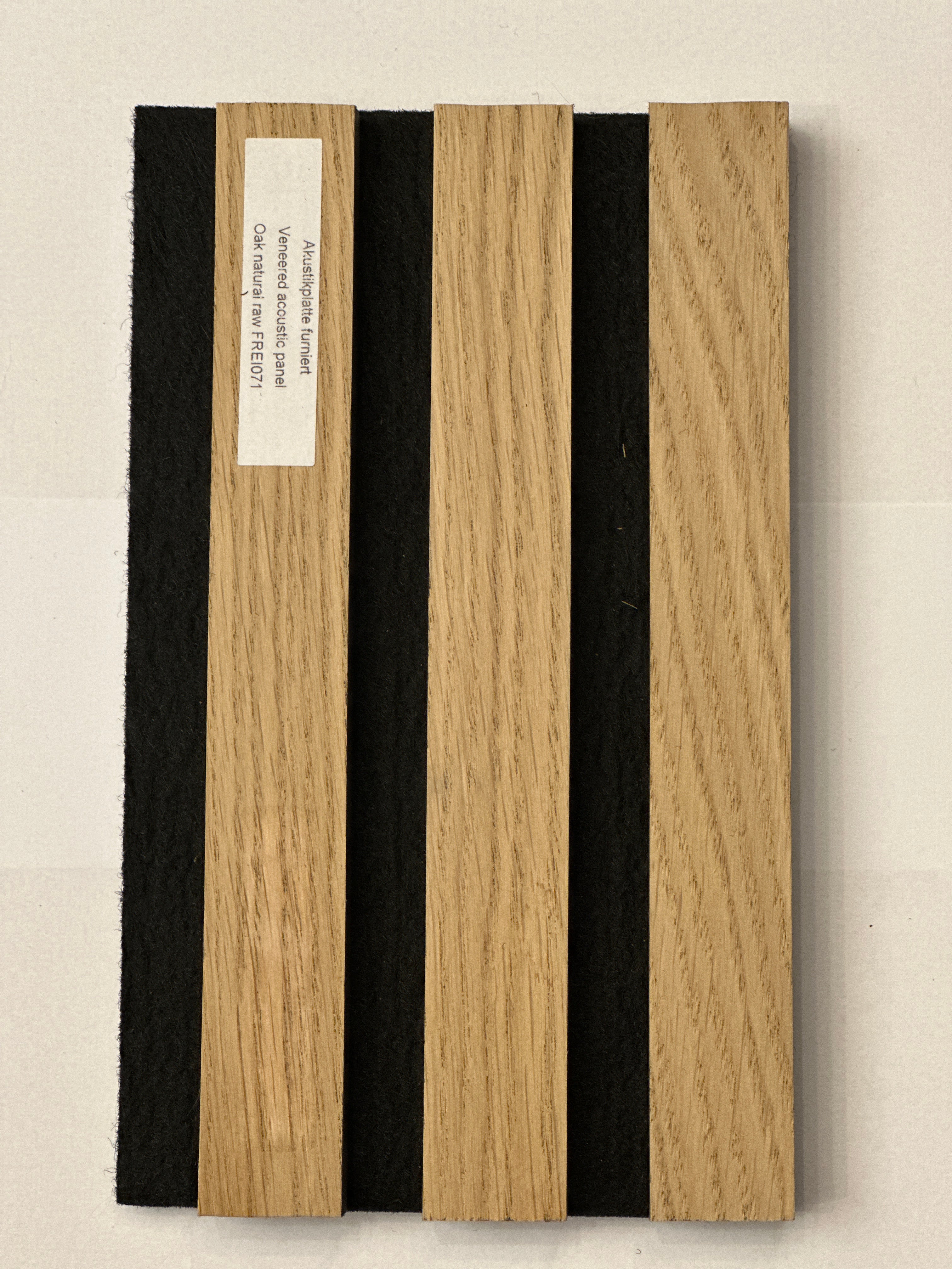 Akustikpaneele 267x57cm, Eiche Natur auf schwarzen Filz